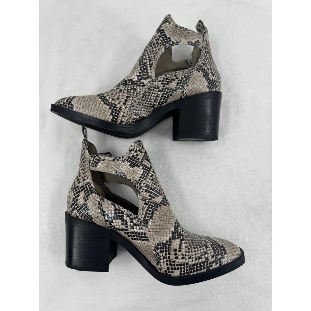 MIA Edin-S Ankle Booties Size 8.5 Gray Snakeskin Print Cutout Block Heel